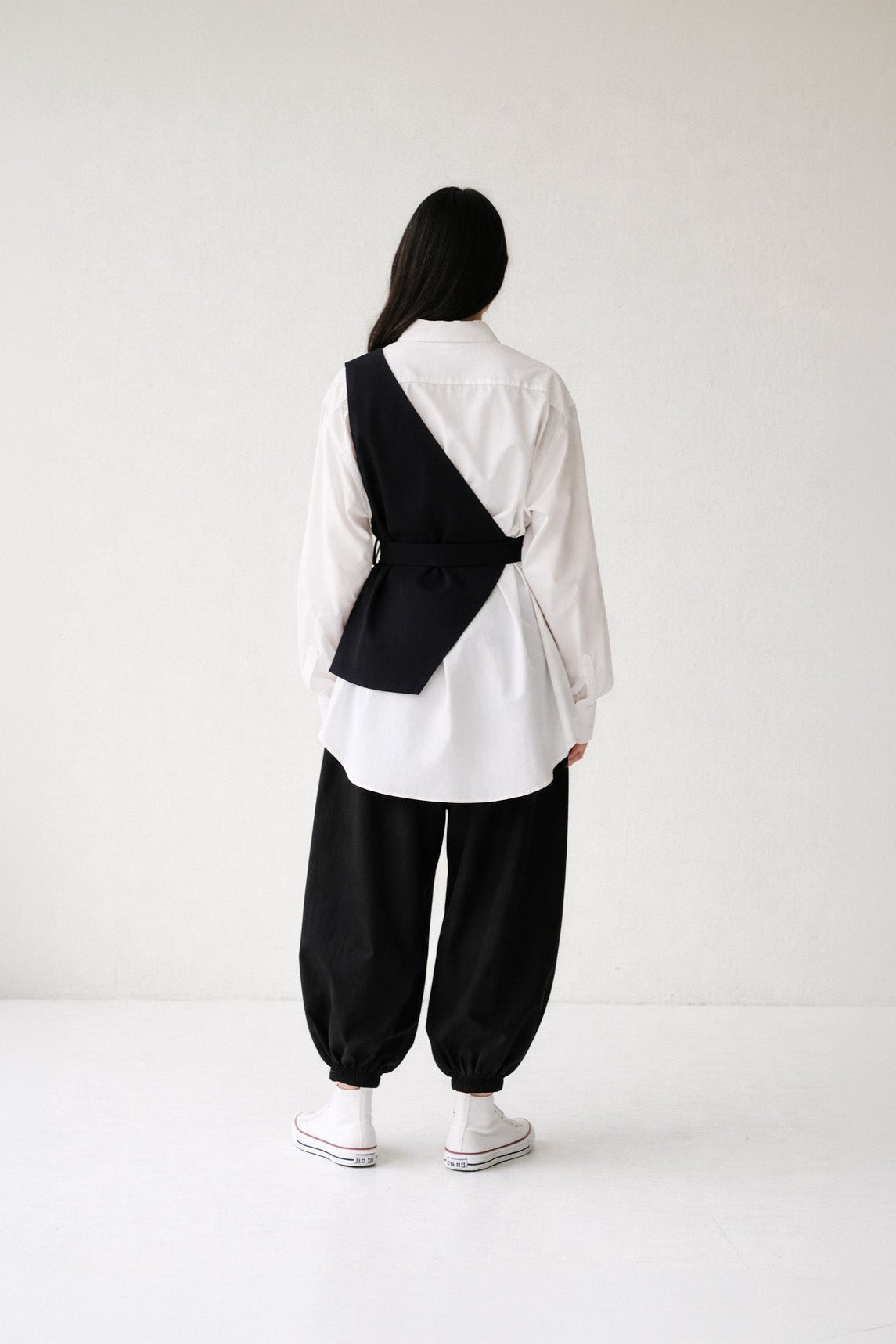 Nomad Asymmetrical Vest - Midnight Dune / Unseen Art